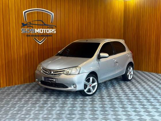 TOYOTA ETIOS 1.5 XS 16V FLEX 4P MANUAL TOYOTA ETIOS 1.5 XS 16V FLEX 4P MANUAL